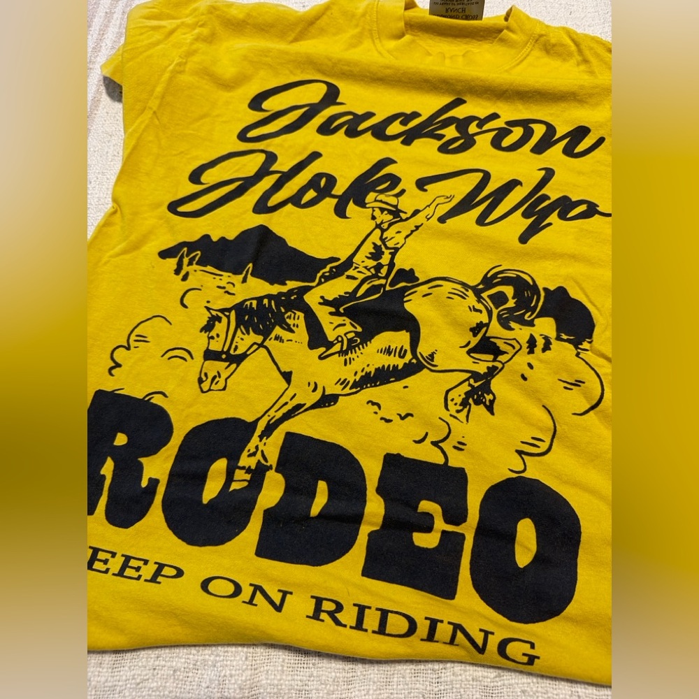 Worn once Diamond Cross Ranch Jackson Hole Wyoming shirt yellow - Picture 6 of 6